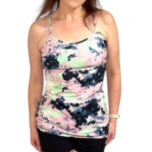 SALE! Lululemon Athltic Tank - Size 8 - Pink Print - Excellent Condition